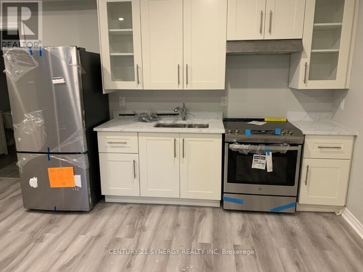 Property Photo:  1293 Thames Street B  ON K1Z 7N2 