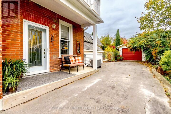 Photo de la propriété:  458 Driscoll Terrace  ON K9H 1T7 