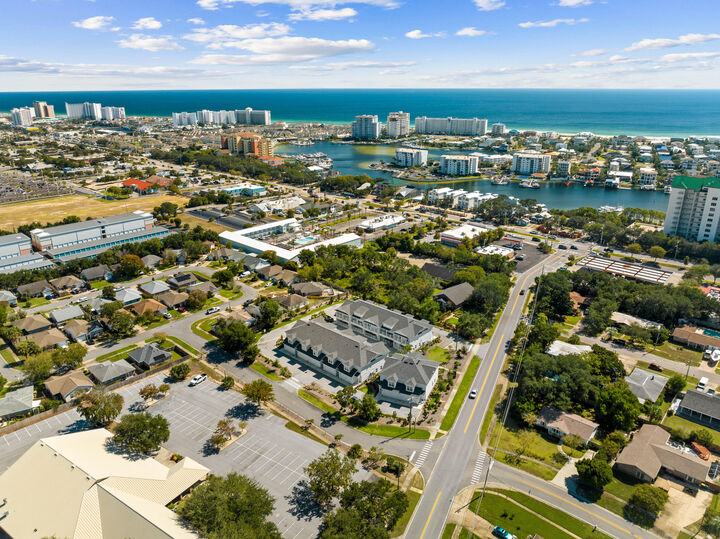 Property Photo:  100 Beach Drive Unit 7  FL 32541 