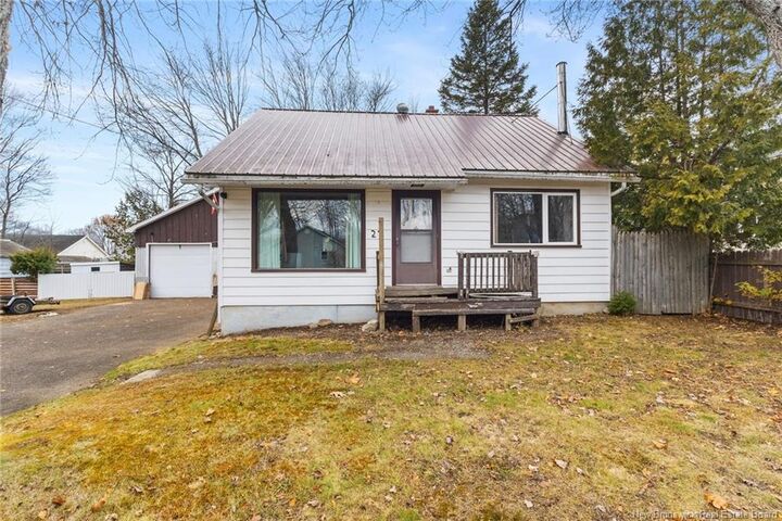 Property Photo:  27 Young Street  NB E3A 3Y3 