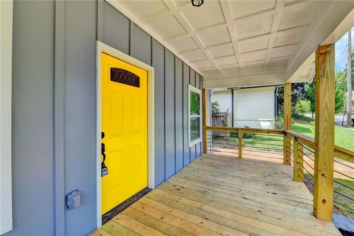 Property Photo:  1233 Oakland Drive SW  GA 30310 