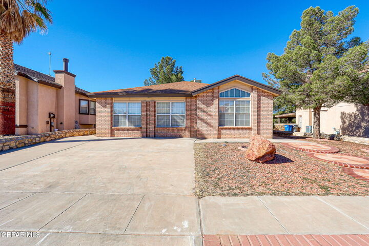 1449 Chato Villa Drive  El Paso TX 79936 photo