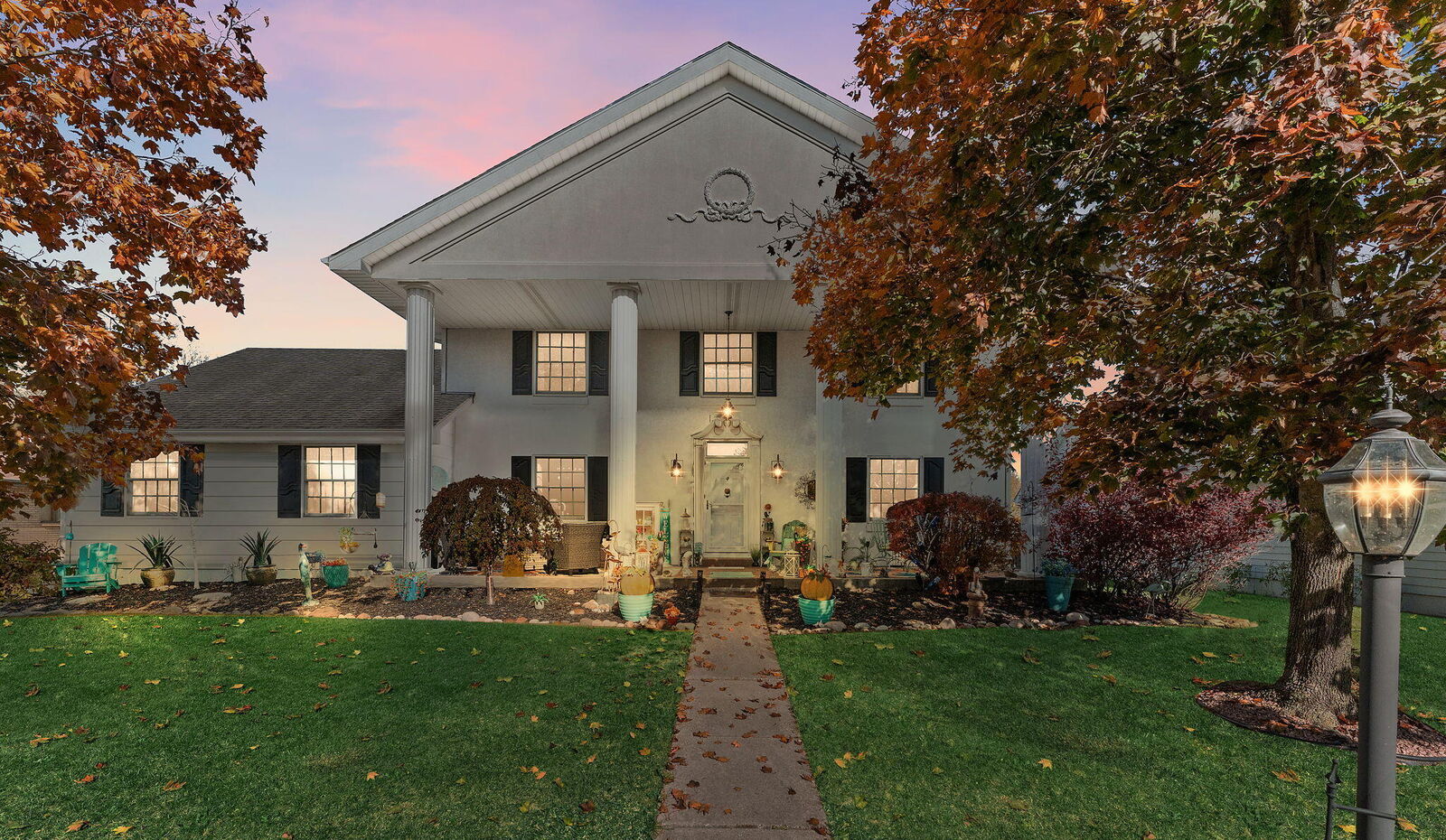 Property Photo:  2405 Kings Court  IN 46311 