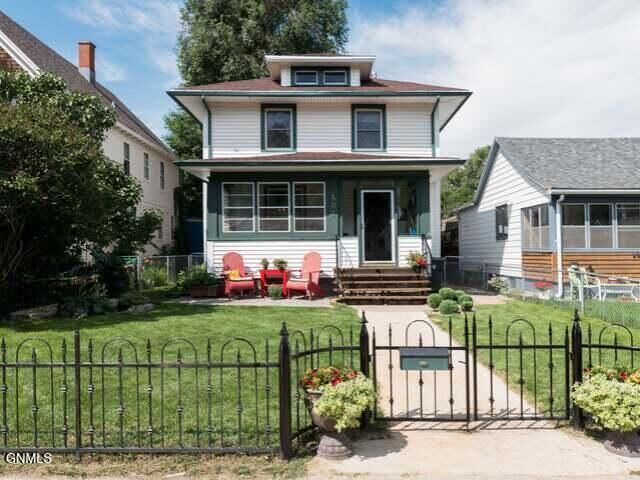 Property Photo:  405 1st Avenue NW  ND 58554 