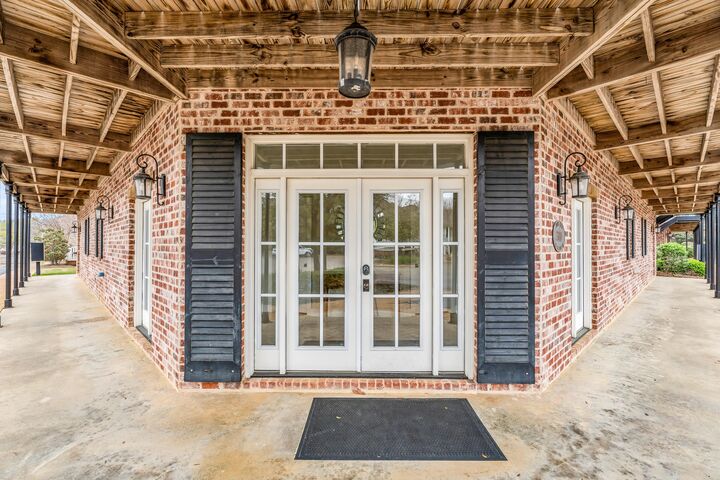 Property Photo: 300 River Rd MS 39759