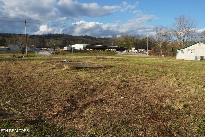 3071 Roane State Hwy  Harriman TN 37748 photo