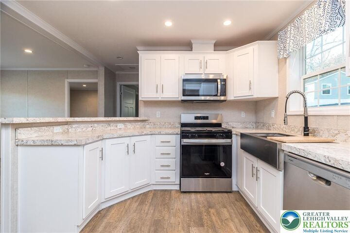 Property Photo:  465 Royal Manor Road Lot 5  PA 18042 