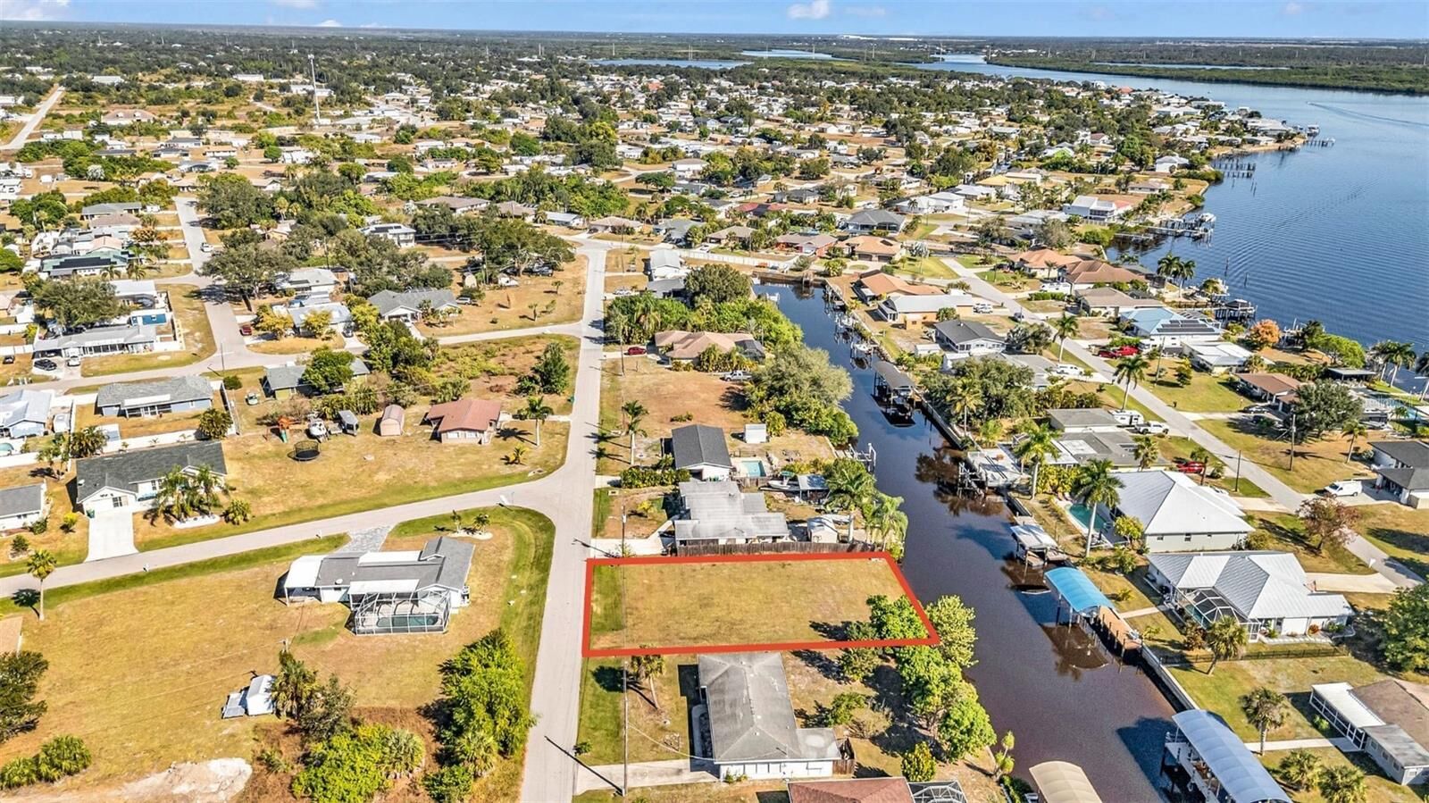 Property Photo:  3334 Dover Drive  FL 33983 
