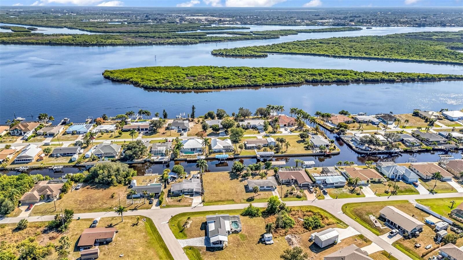 Property Photo:  3334 Dover Drive  FL 33983 