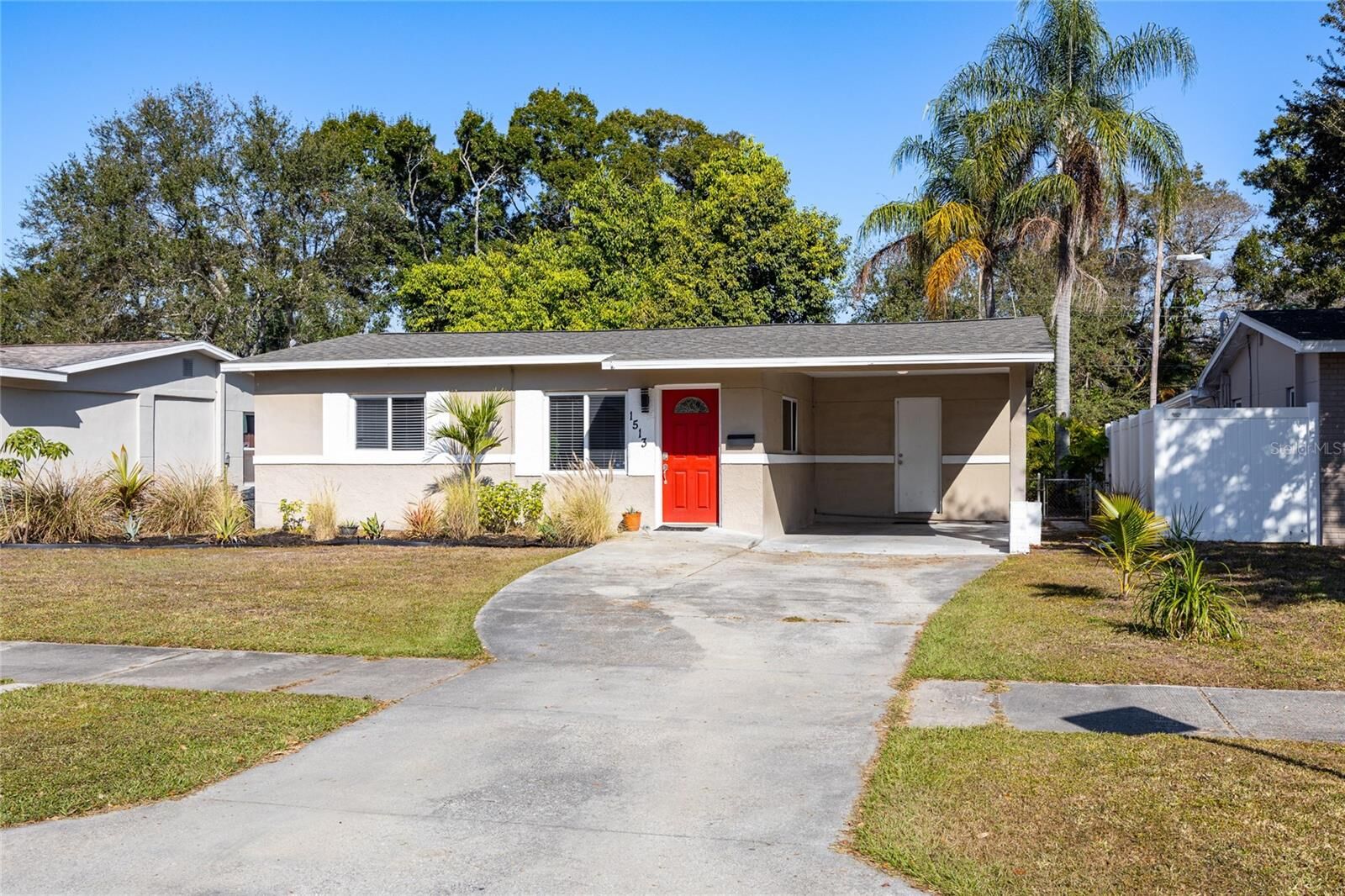 Property Photo: 1513 56th Avenue N FL 33703
