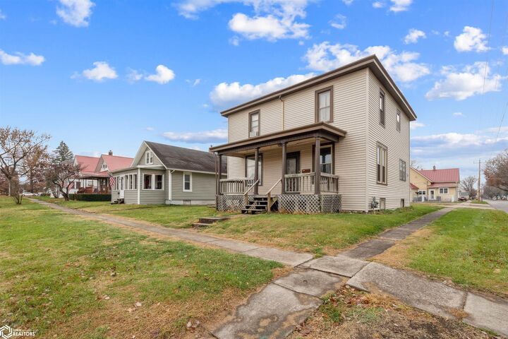 Property Photo:  401 Swan Street  IA 52655 