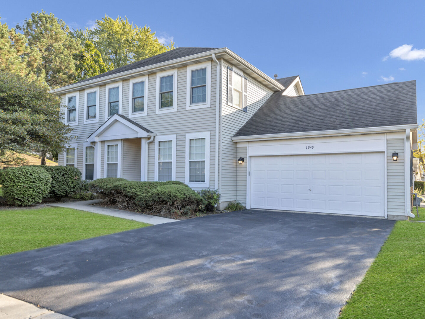 Property Photo: 1949 Blackberry Lane 1949 IL 60169