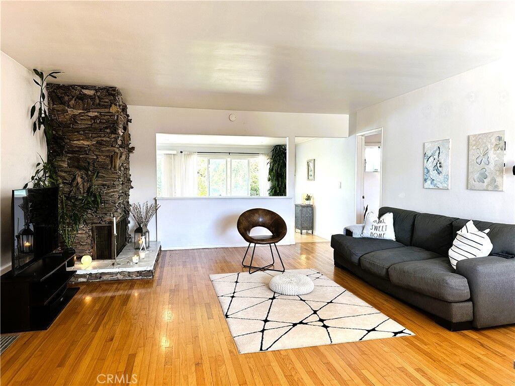 Property Photo: 1441 W 152nd CA 90247