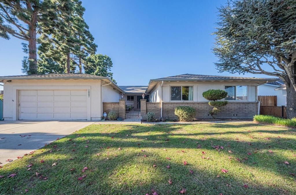 Property Photo:  1007 Driftwood Place  CA 93901 