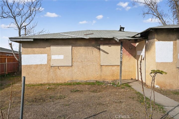 Property Photo:  420 Robinson  CA 93305 