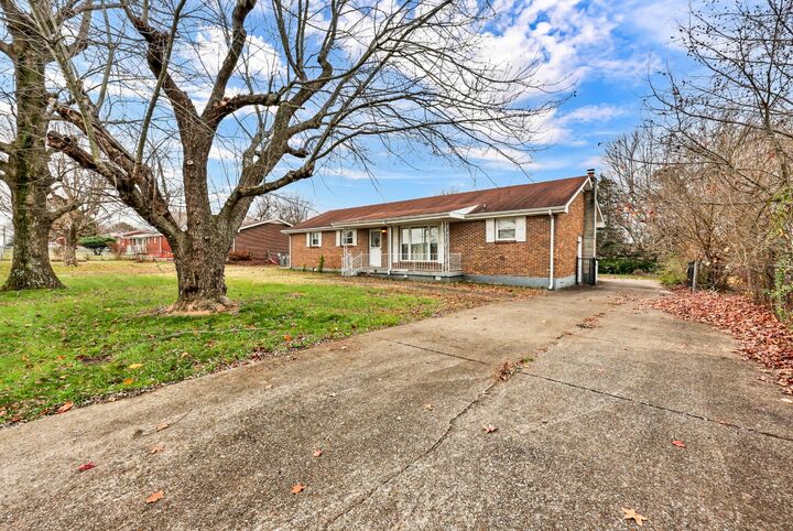 Property Photo:  440 Appleton Dr  TN 37042 