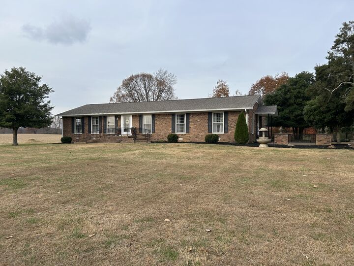 Property Photo:  104 Glendale Rd  TN 38469 