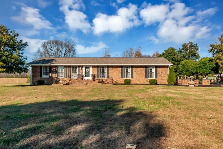 Property Photo: 104 Glendale Rd TN 38469