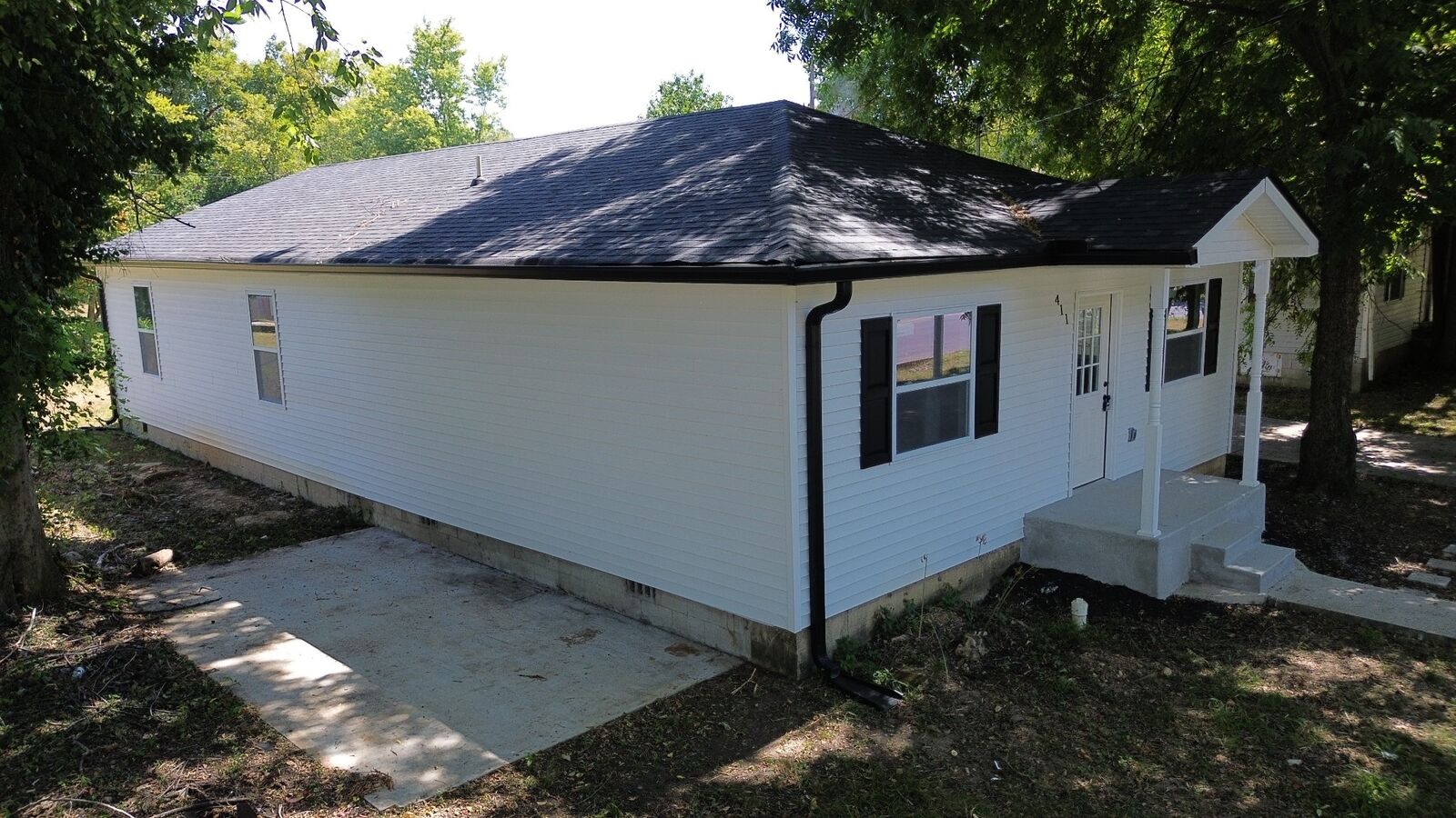 Property Photo:  411 Glenn St  TN 37040 