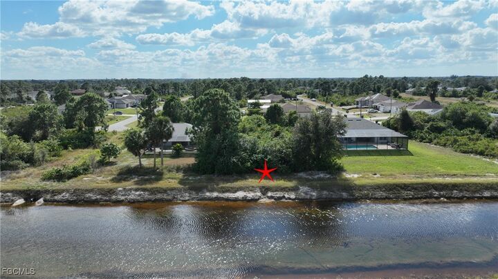 Property Photo:  105 Paddock Street  FL 33974 