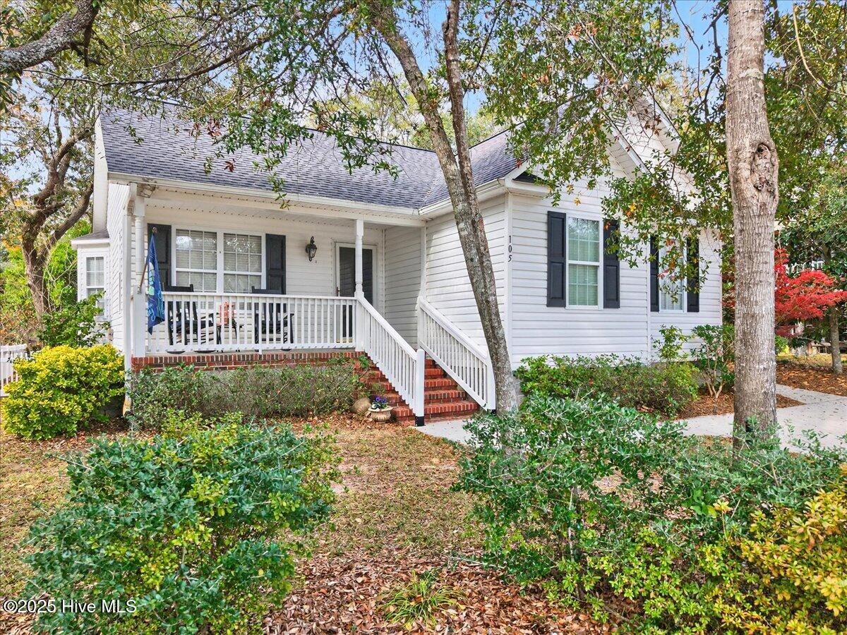 Property Photo:  105 SE 36th Street  NC 28465 