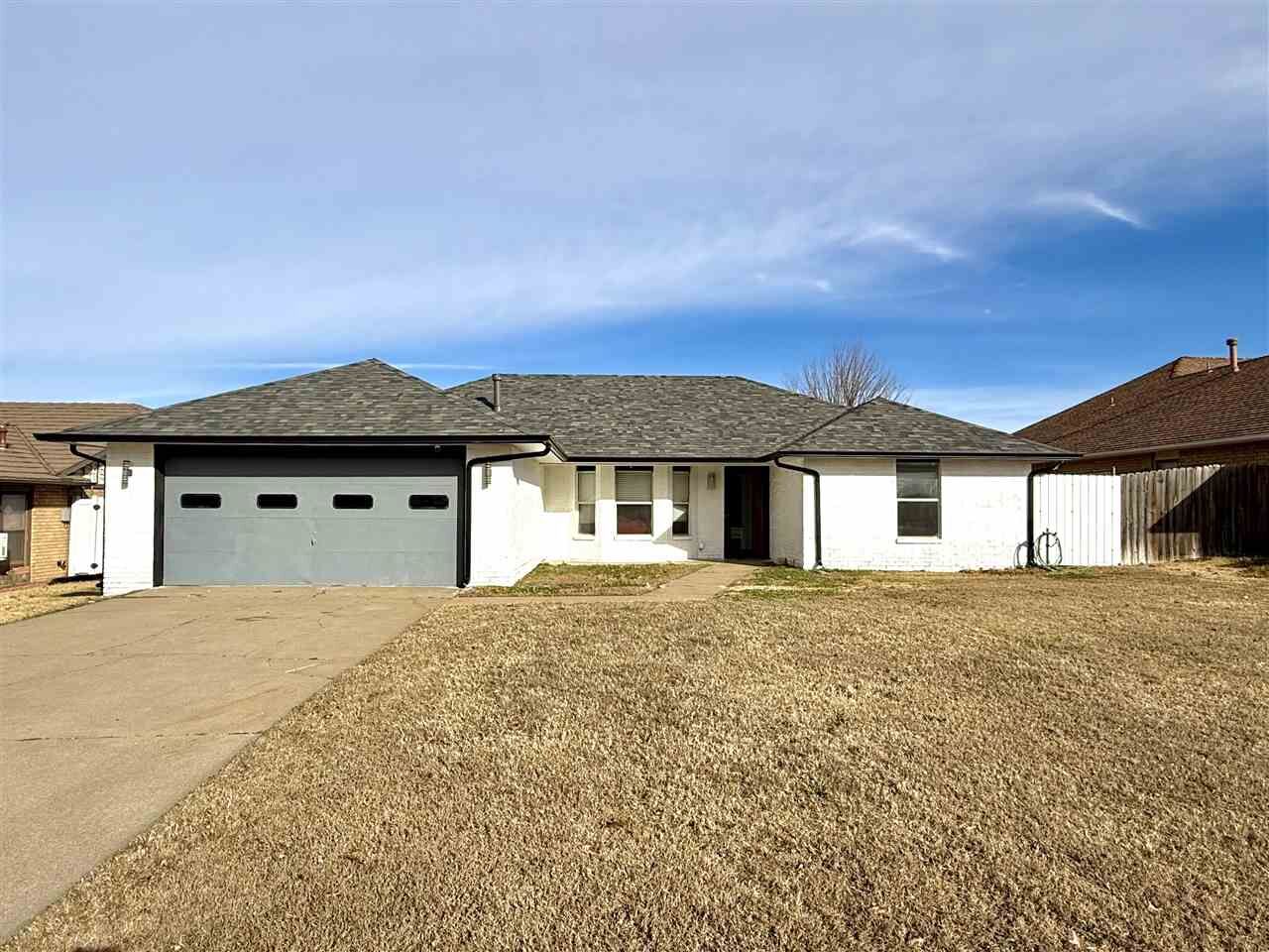 Property Photo:  1121 Brentwood  OK 74601 