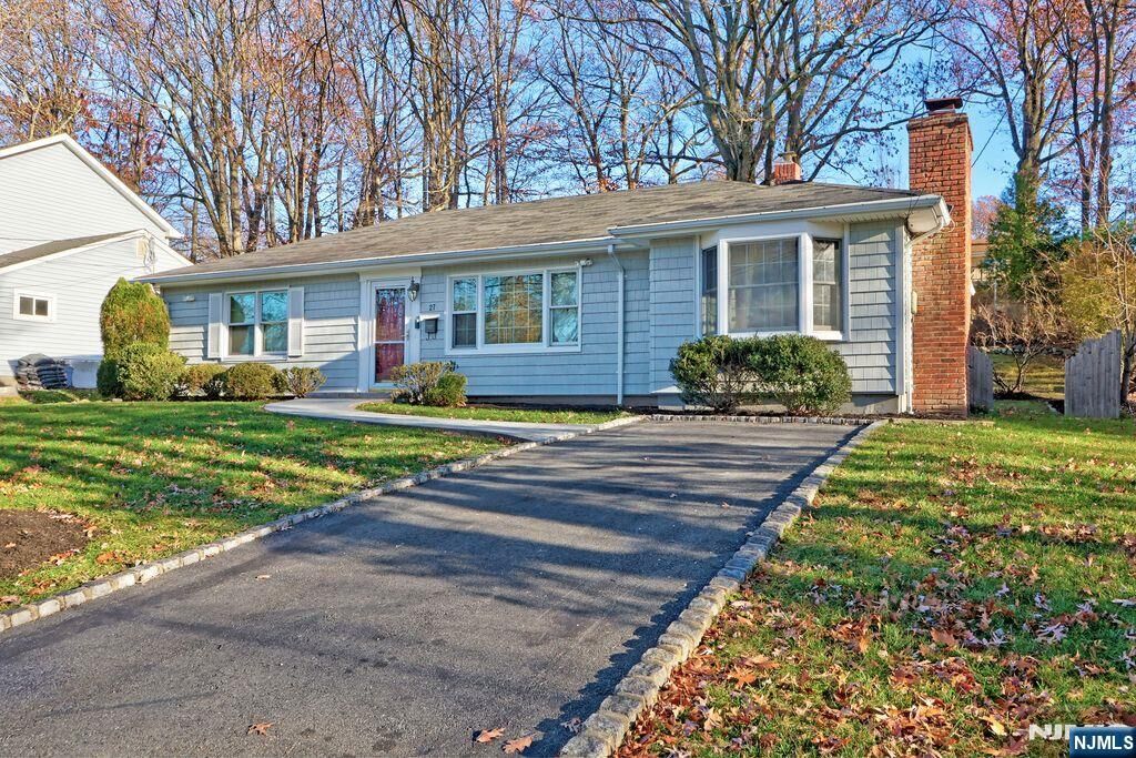 Property Photo:  27 Morris Road  NJ 07052 