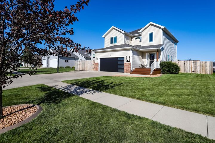 Property Photo: 4509 W 11th Street W ND 58078