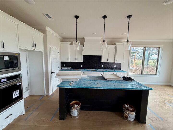 Property Photo: 601 Steep Hill Lane AR 72718