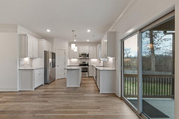 Property Photo: 8 Lockhart Place AR 72715