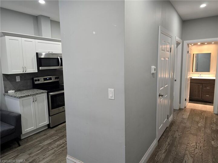 Property Photo: 138 Murray Street Lower ON N3S 3N5