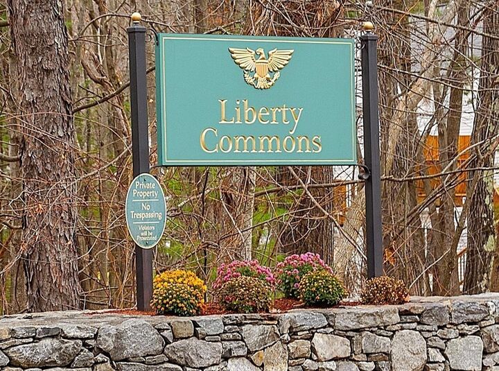 Property Photo:  97 Berrington Rd 97  MA 01453 