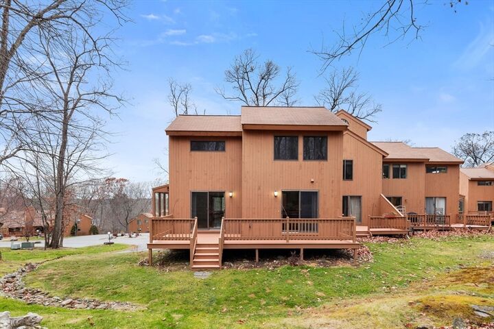 Property Photo:  16 W Parish Court 16  MA 01830 