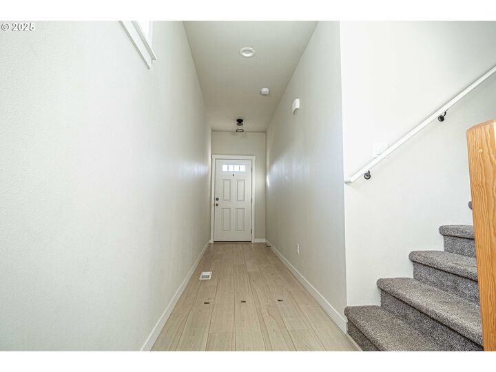 Property Photo:  2294 SW Wallula Ln  OR 97080 