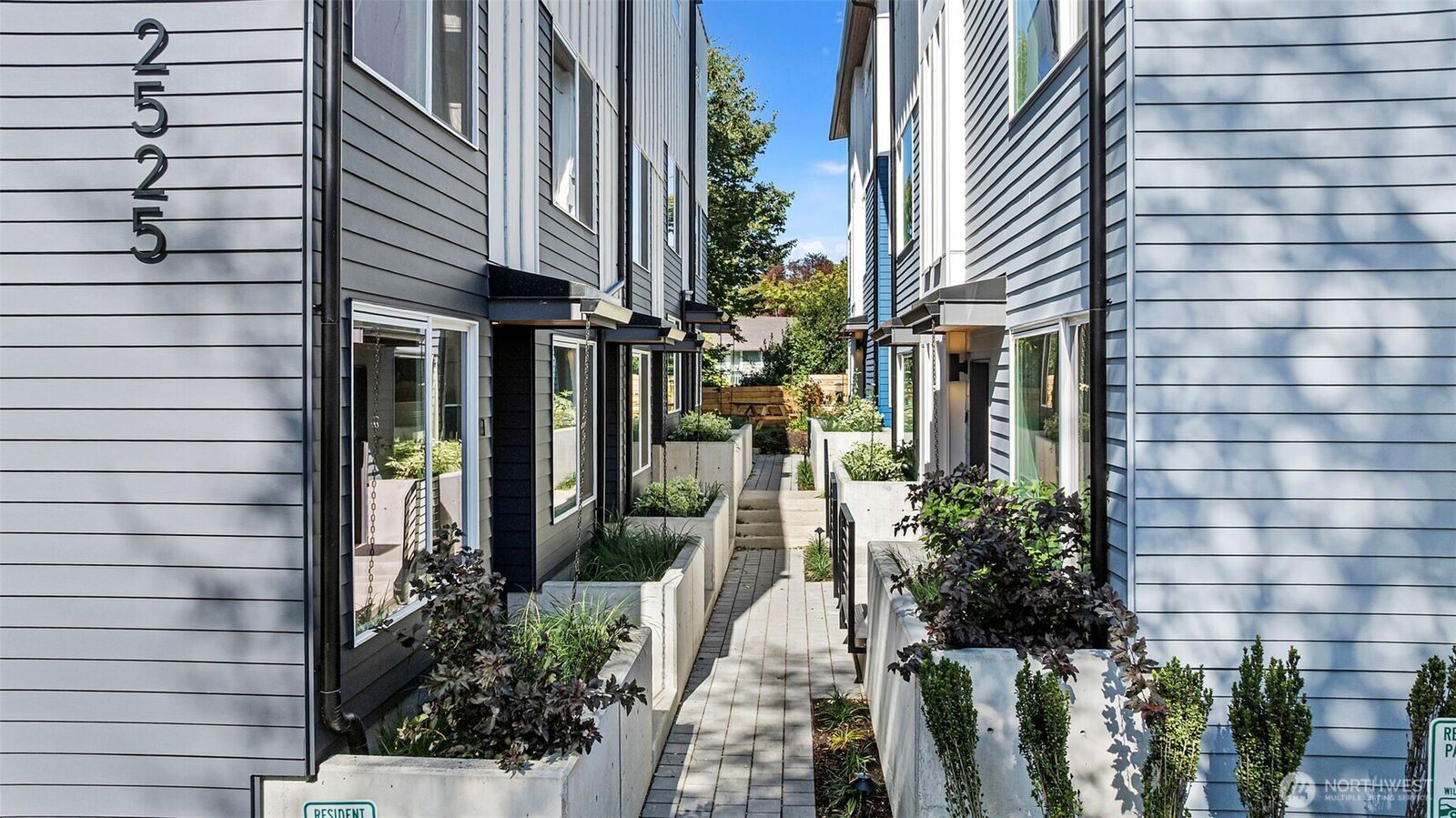 Property Photo:  2521  29th Avenue S B  WA 98144 