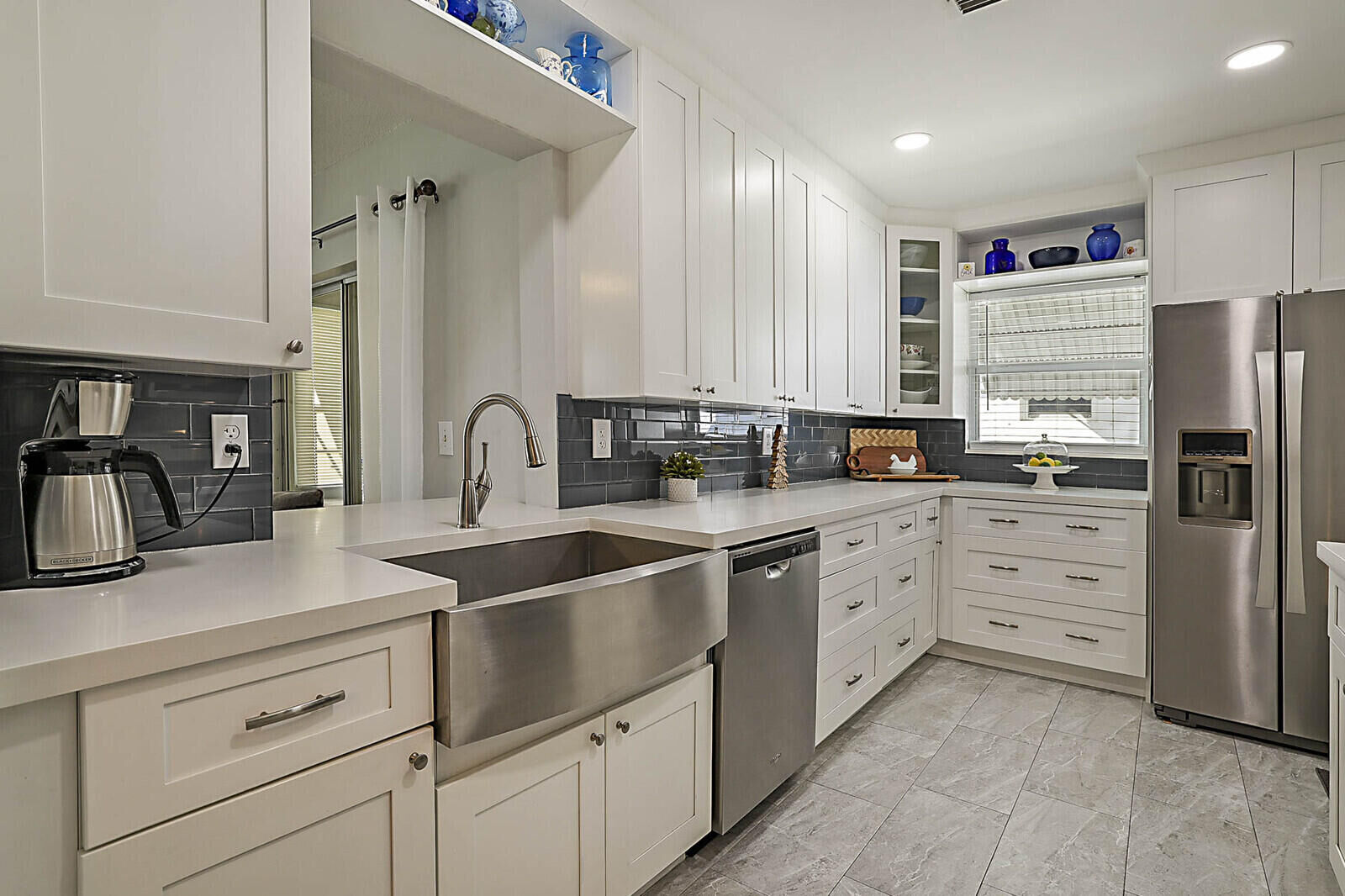 Property Photo:  812 SW 5th Avenue  FL 33426 