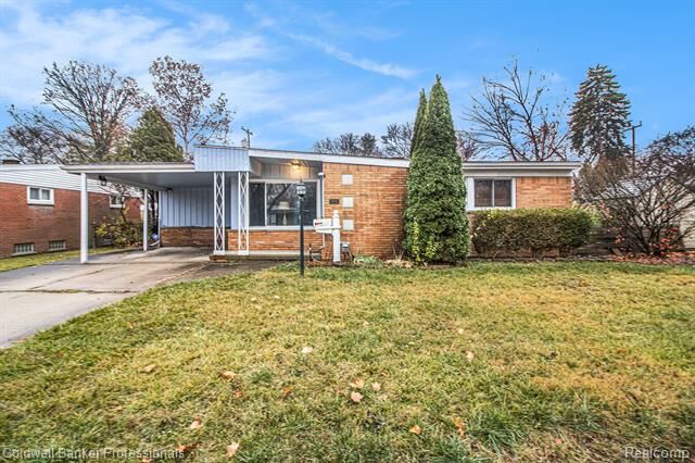 Property Photo:  14561 Leslie Street  MI 48237 