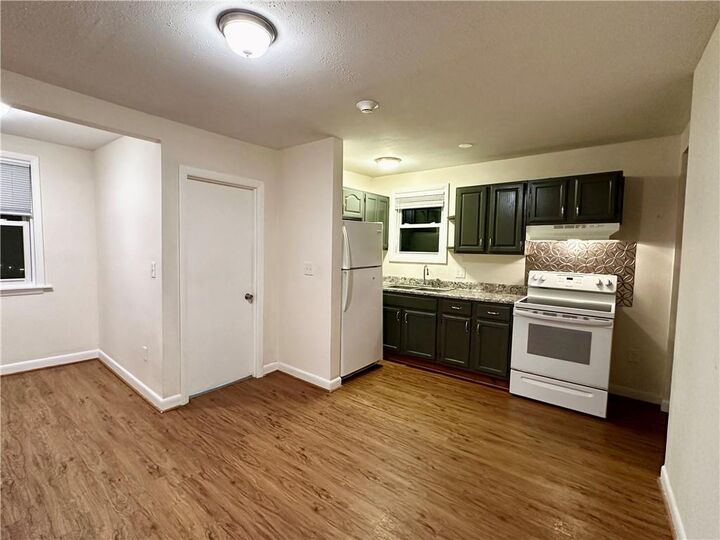 Property Photo:  800 Oakland Beach Avenue B  RI 02889 