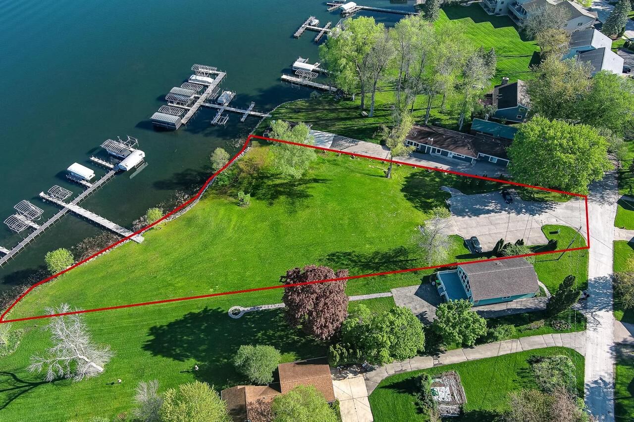 Property Photo:  413 Strauss Unit 1 Avenue  WI 54941 