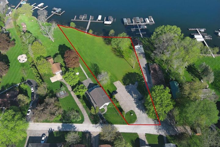 Property Photo:  413 Strauss Unit 5 Avenue  WI 54941 