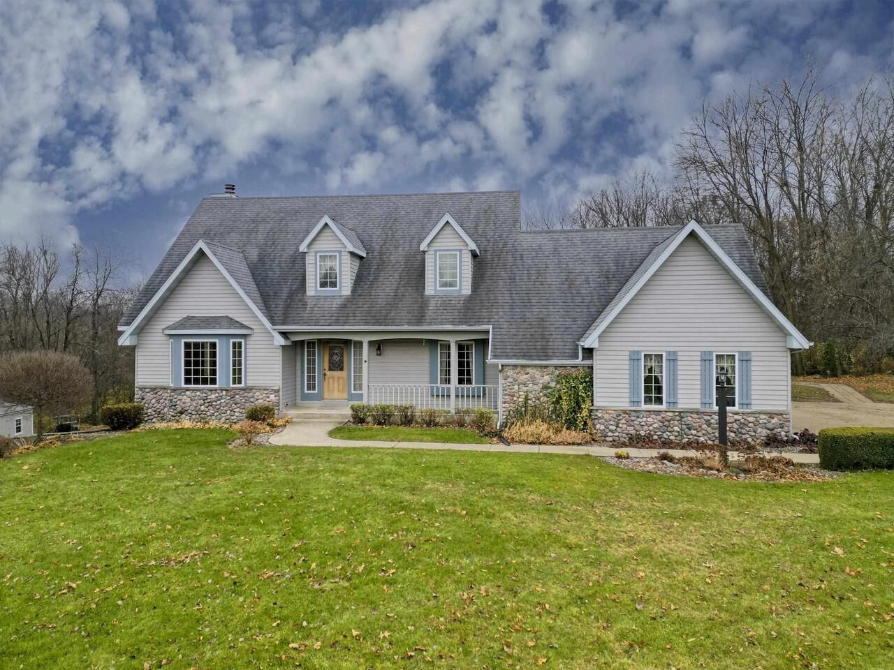 Property Photo: 1819 West Aberdeen Drive WI 53545