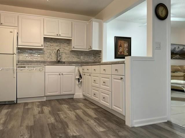 Property Photo:  4770 NW 21st St 208  FL 33313 