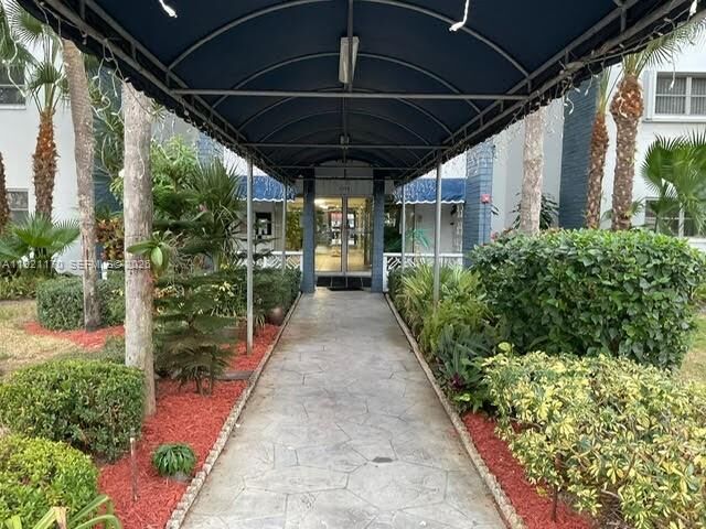 Property Photo:  4770 NW 21st St 208  FL 33313 