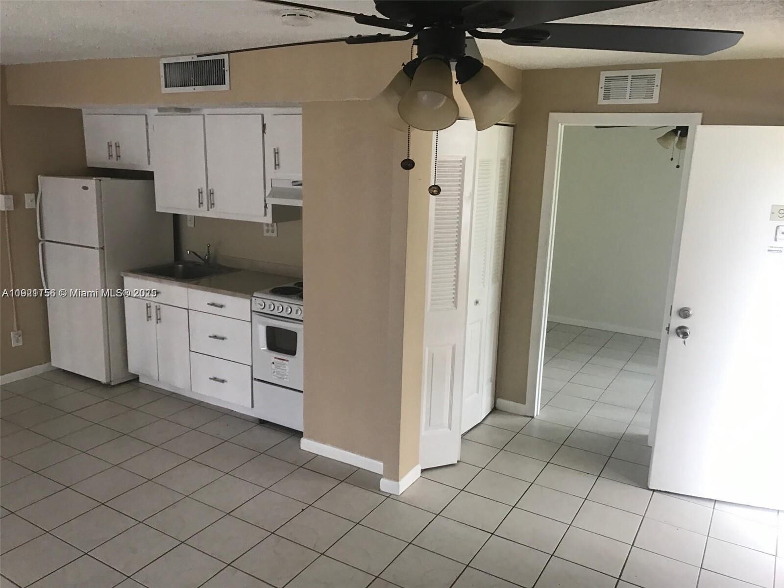 Property Photo:  5855 Washington St 99  FL 33023 