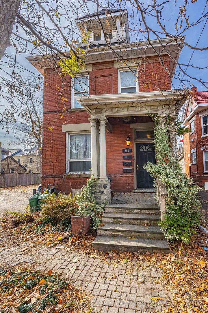 Property Photo:  551 Adelaide Street N  ON N6B 3J6 