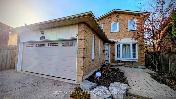 Property Photo:  1339 Quinpool Court  ON L5C 4J3 