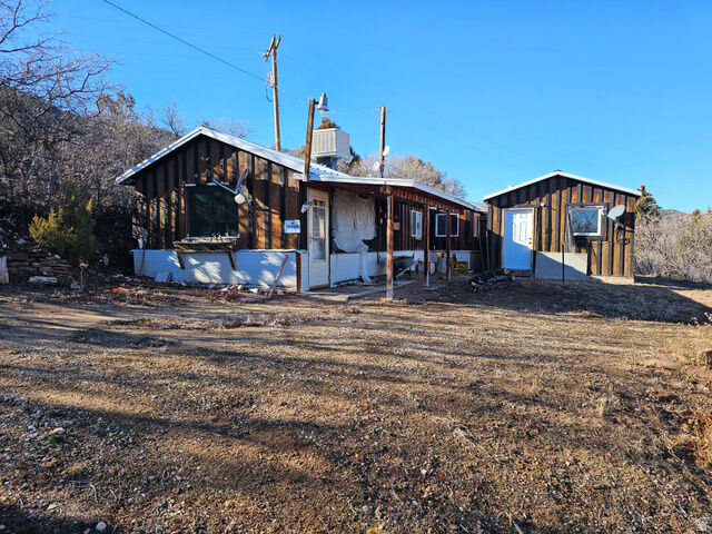 Property Photo: 1064 E Tabby Access Rd UT 84072