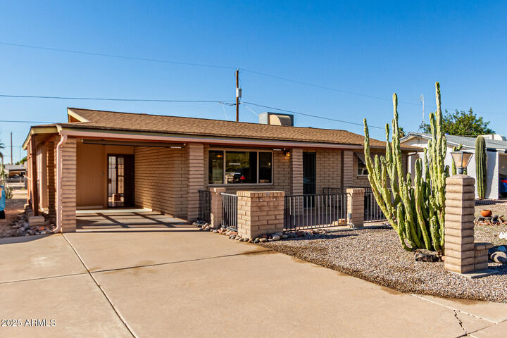 Property Photo:  1206 S Grand Drive  AZ 85120 