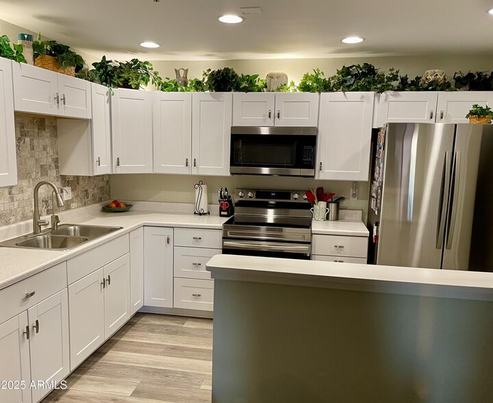 Property Photo:  425 S Parkcrest -- 322  AZ 85206 