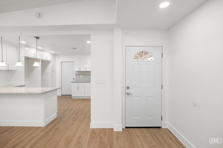 Property Photo:  2612 Lee Street  CA 93304 